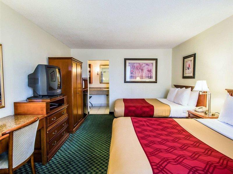 อีโคโน ลอดจ์ พอร์ต คานาเวราล แอเรีย Villa Merritt Island ภายนอก รูปภาพ