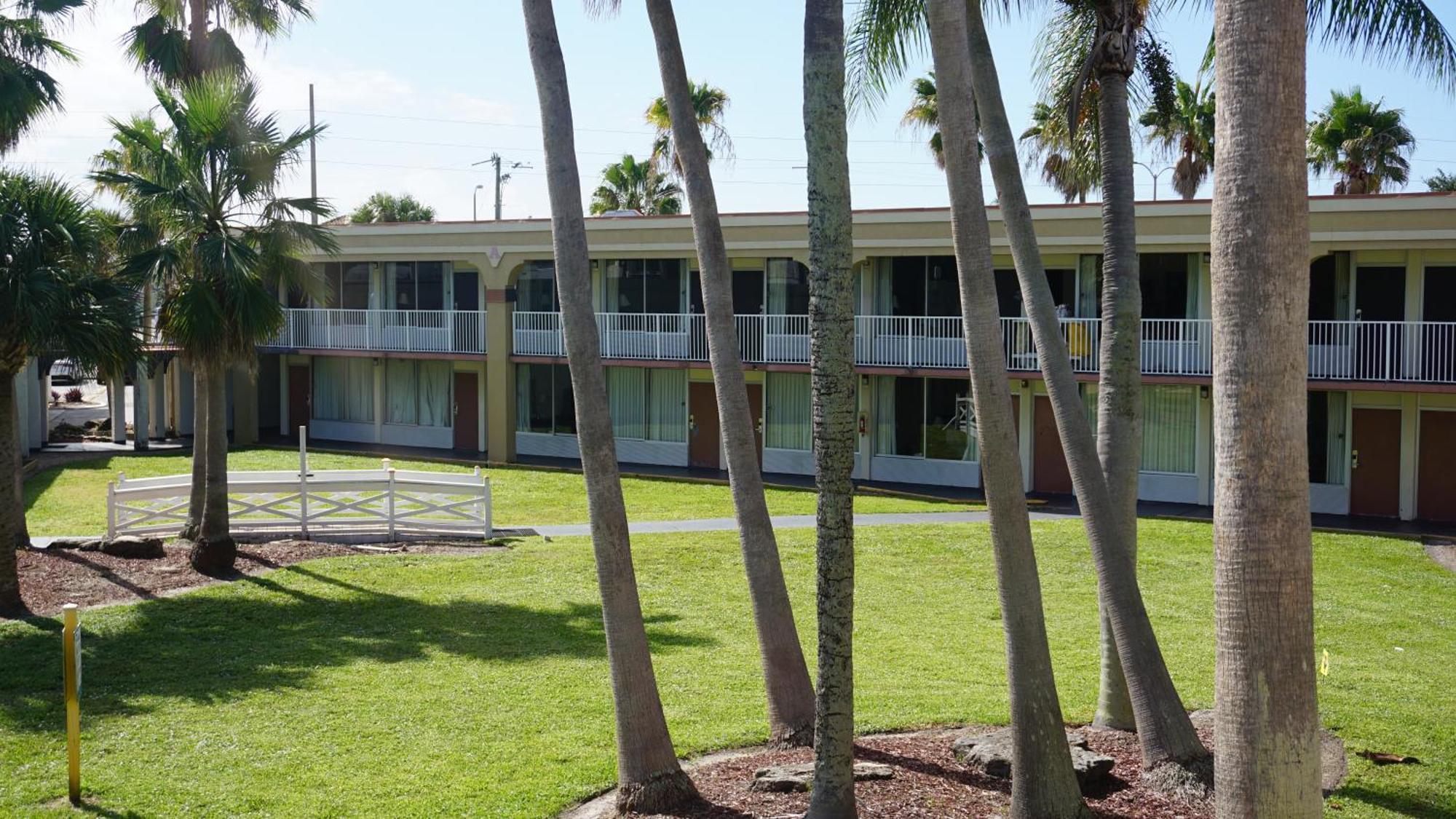 อีโคโน ลอดจ์ พอร์ต คานาเวราล แอเรีย Villa Merritt Island ภายนอก รูปภาพ