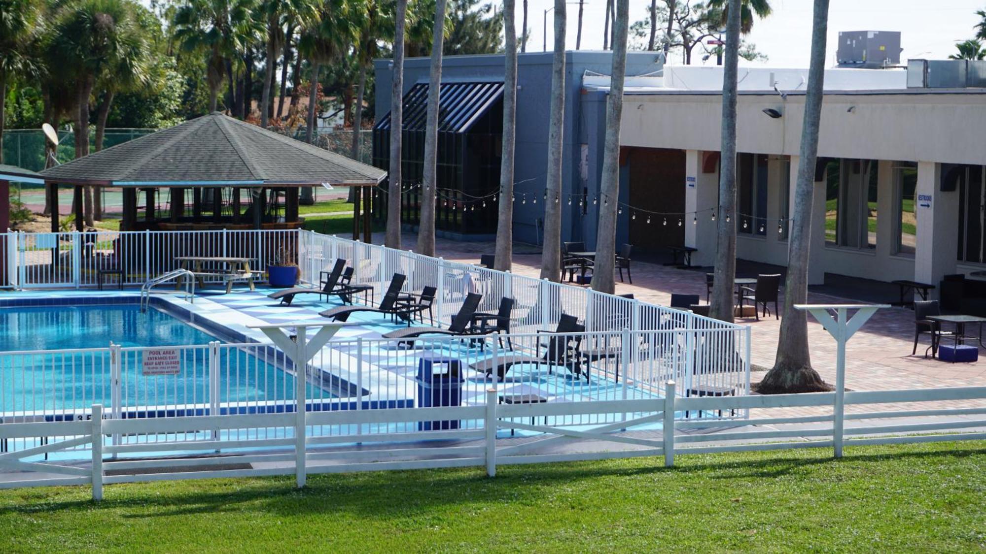 อีโคโน ลอดจ์ พอร์ต คานาเวราล แอเรีย Villa Merritt Island ภายนอก รูปภาพ